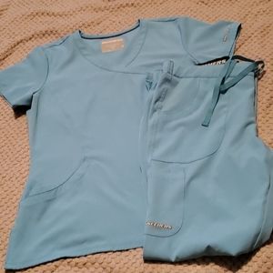Sketches scrub set
